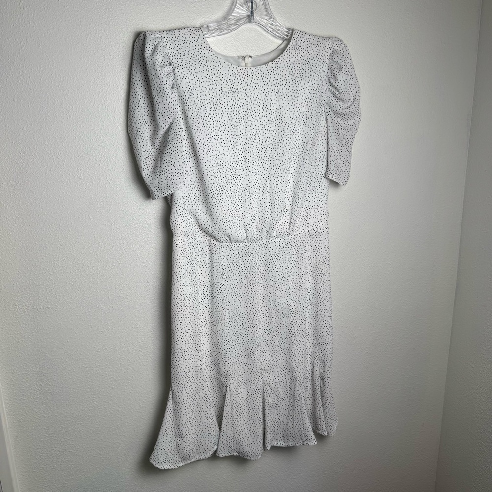 Express White Puff Sleeve Dress with‎ Black Dots chic business casual summer